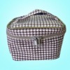 Lattice cosmetic bag